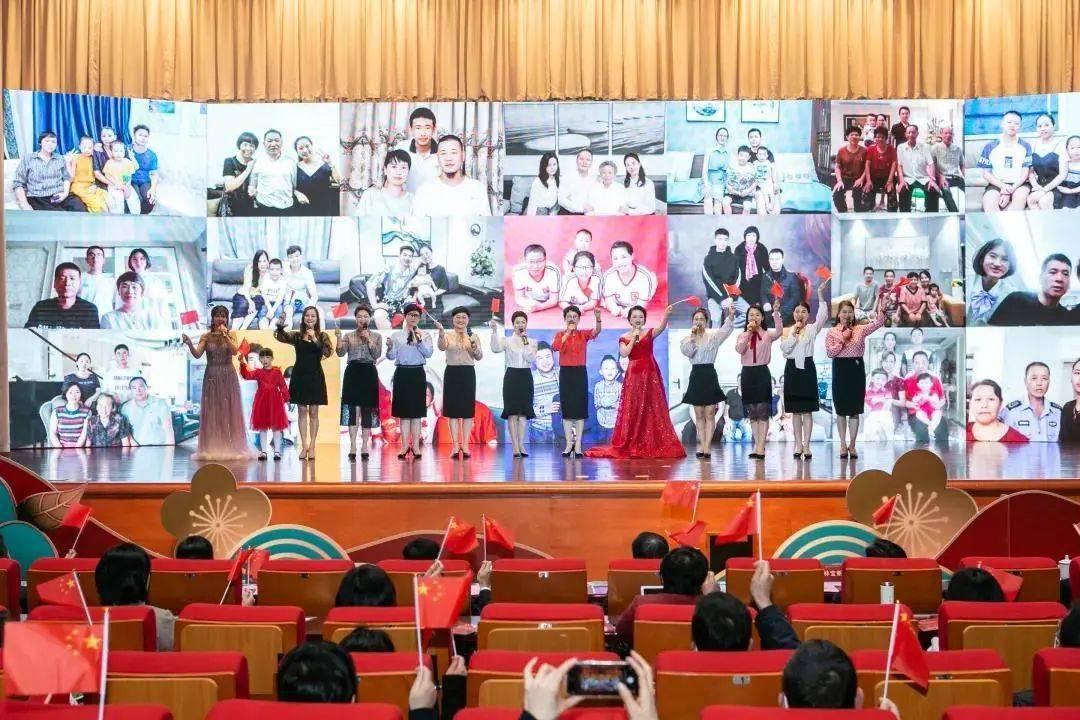 蹦床公主何雯娜：19岁夺奥运冠军，和陈一冰拍婚纱照，现状如何？